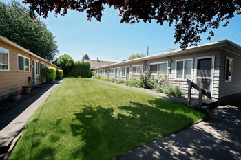 Clinton court | exterior
